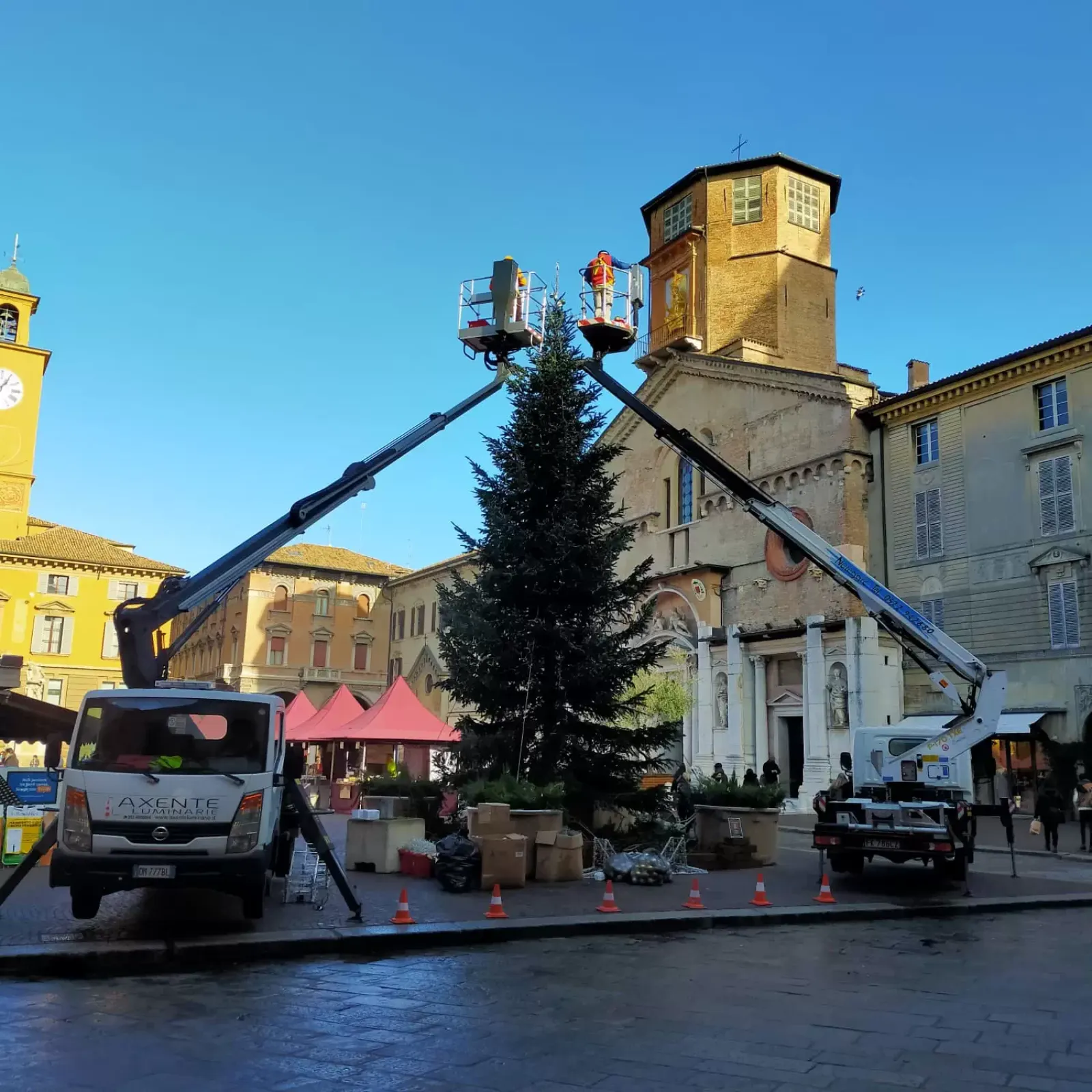 Addobbo Albero Di Natale A Reggio Emilia