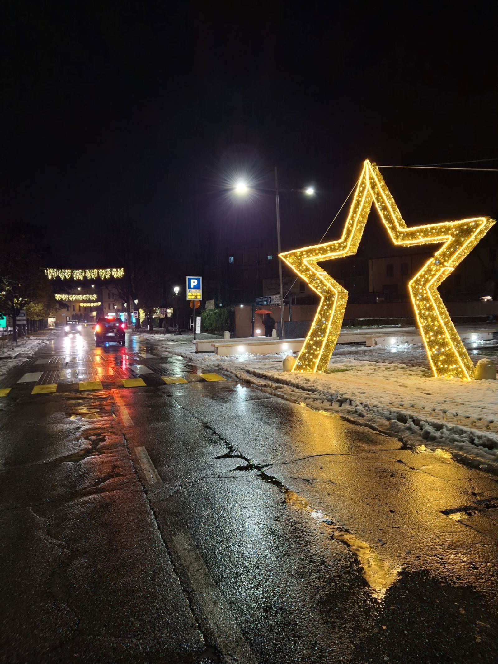 Decorazioni natalizie e festive stradali