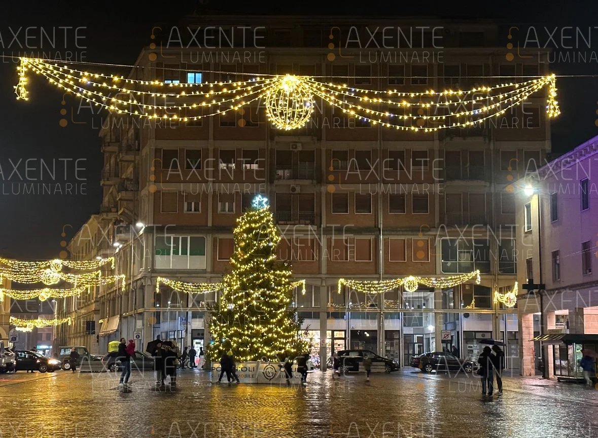 Illuminazione alberi con stringhe LED - Foto 2